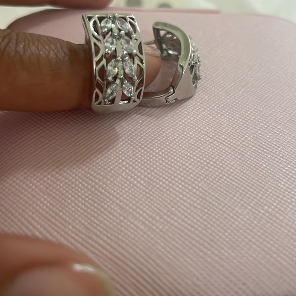 Chunky hoops earrings - Picture 7 of 12